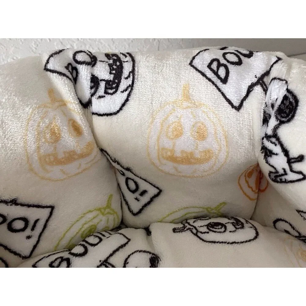 Peanuts Snoopy Small Dog Pet Cozy Cuddler Bed Halloween BOO Pumpkin 19 X 15 X 7”